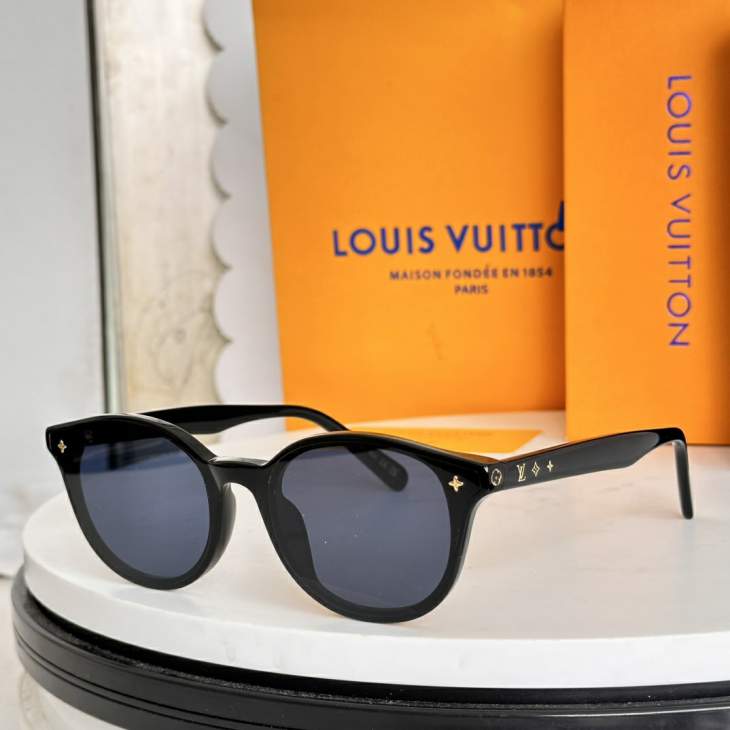 Picture of Louis Vuitton Sunglasses _SKUfw76721314fw